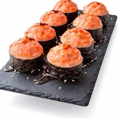 Hot Salmon Tartar roll