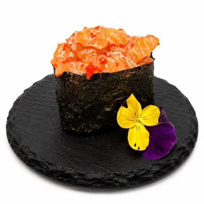 Salmon Tartar Gunkan